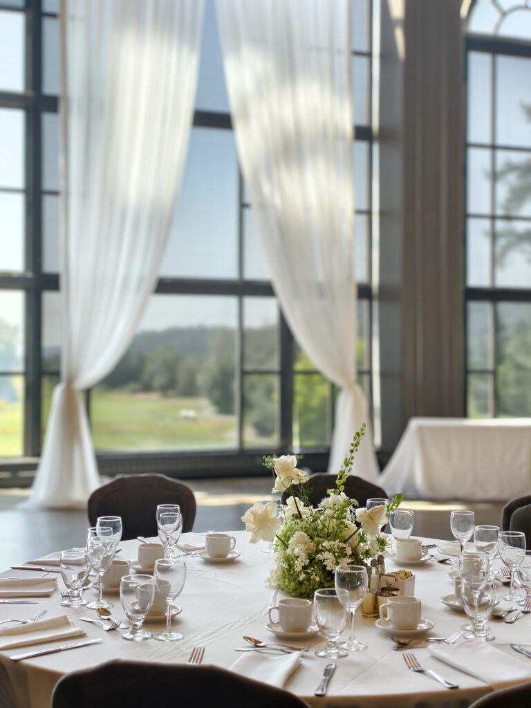 K & A’s Timeless White & Green Wedding at Swaneset